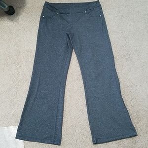 Athleta Yoga Pants with Pockets Medium Petite boot cut leggings with flare